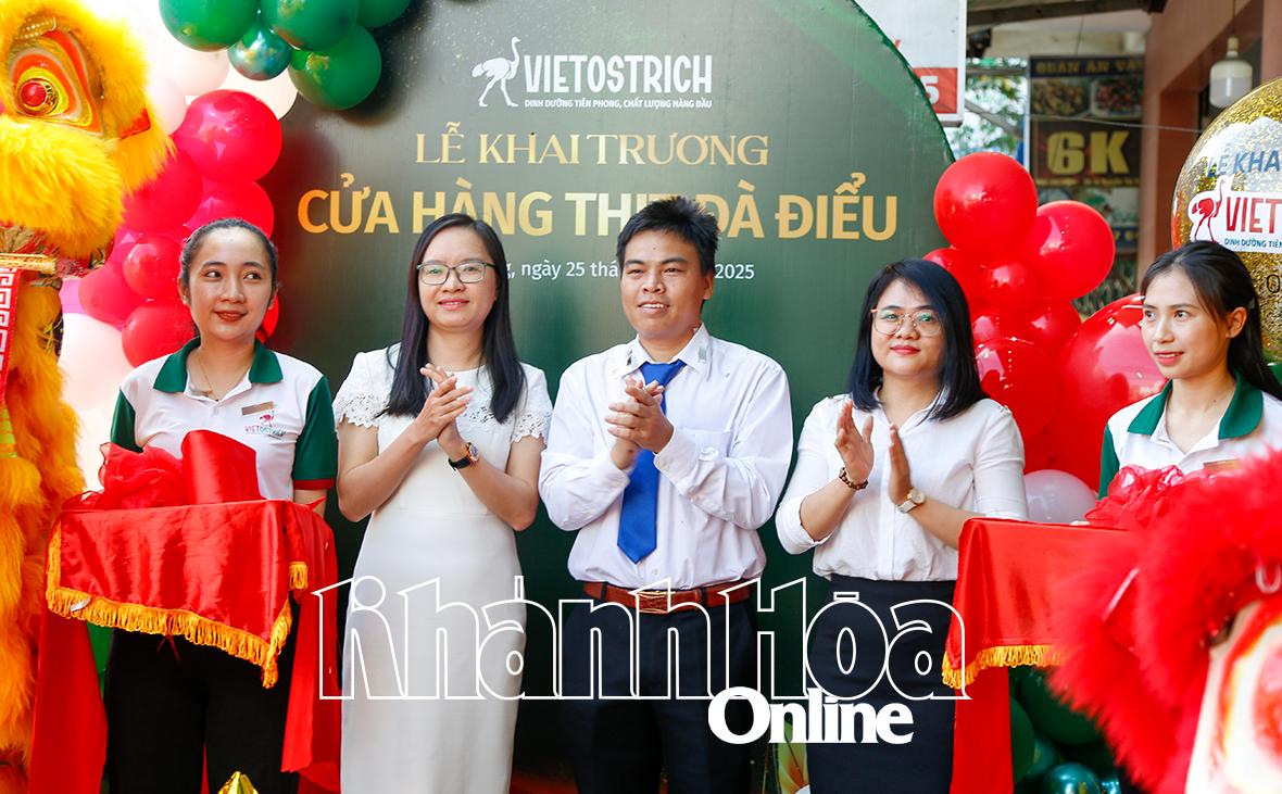 Công ty Kinh doanh Đà điểu - Cá sấu Khatoco: Ra mắt thương hiệu thịt đà điểu VietOstrich và khai trương 2 cửa hàng tại TP. Nha Trang
