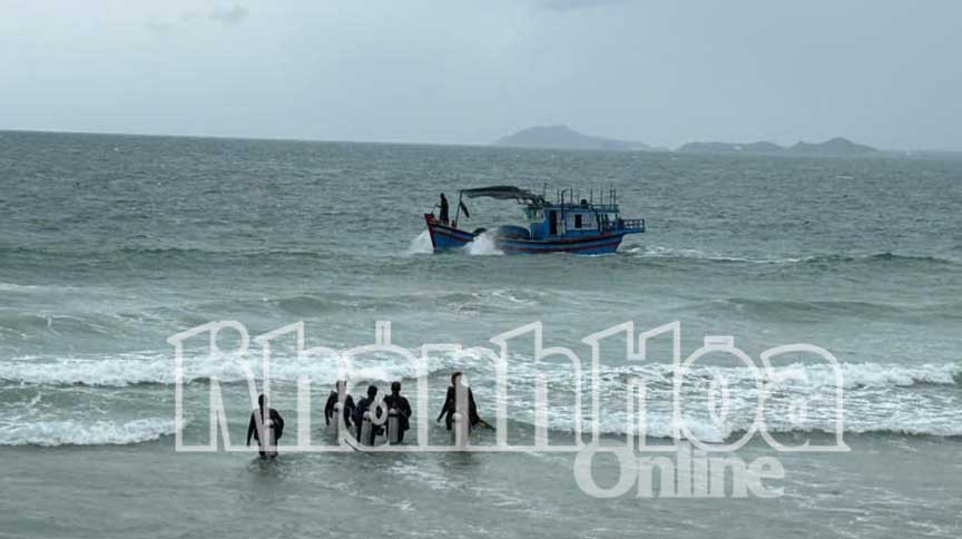 Tìm thấy thi thể nạn nhân cuối cùng trong vụ hai học sinh tắm biển bị sóng cuốn mất tích