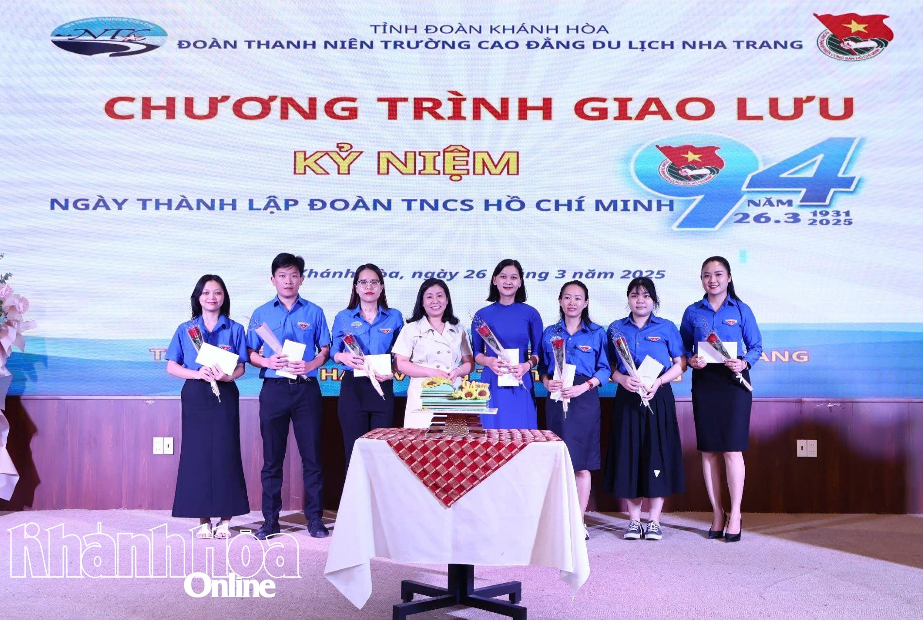 Đoàn trường Cao đẳng Du lịch Nha Trang kỷ niệm 94 năm Ngày thành lập Đoàn