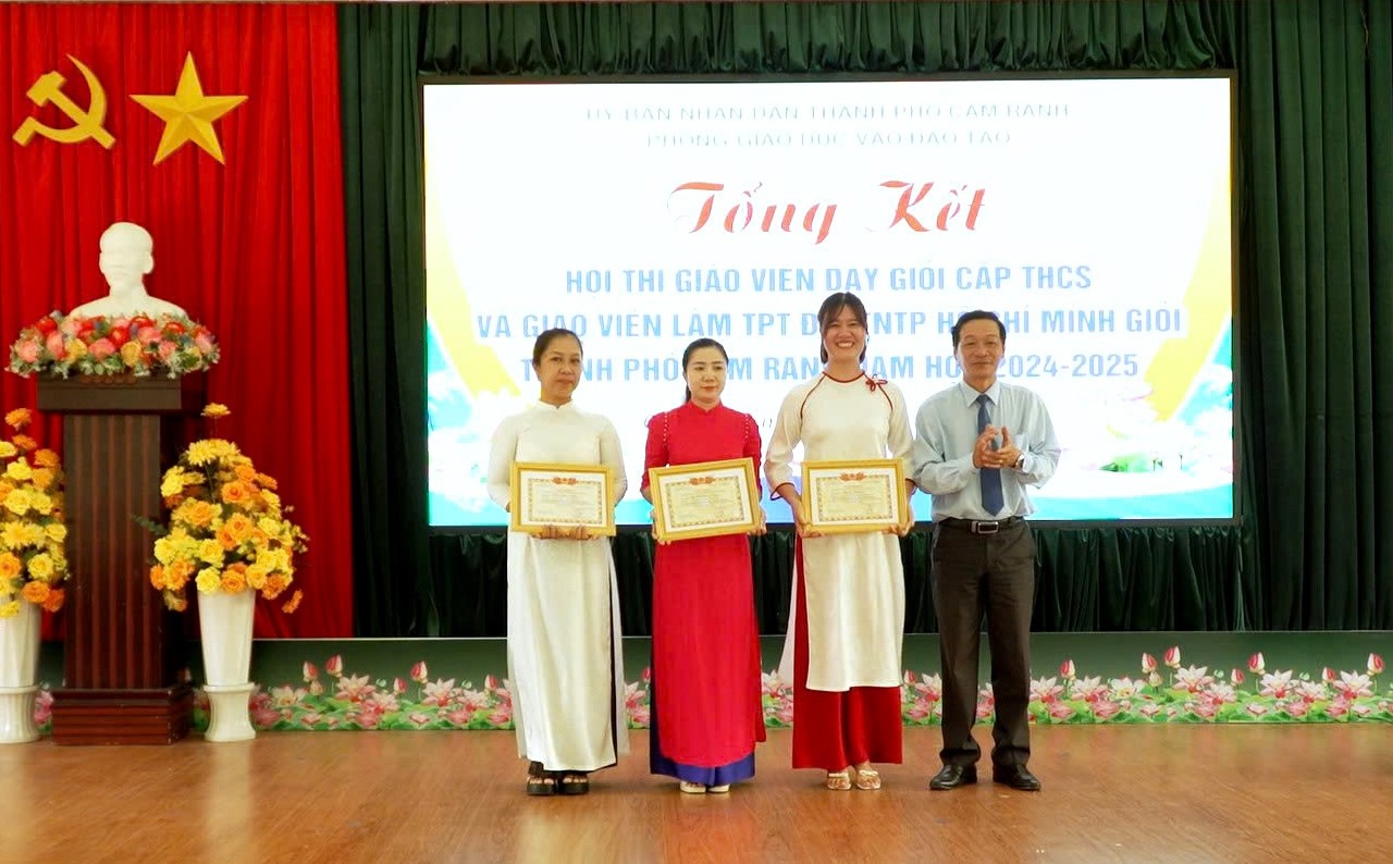 Cam Ranh: 60 giáo viên THCS dạy giỏi cấp thành phố, năm học 2024 - 2025