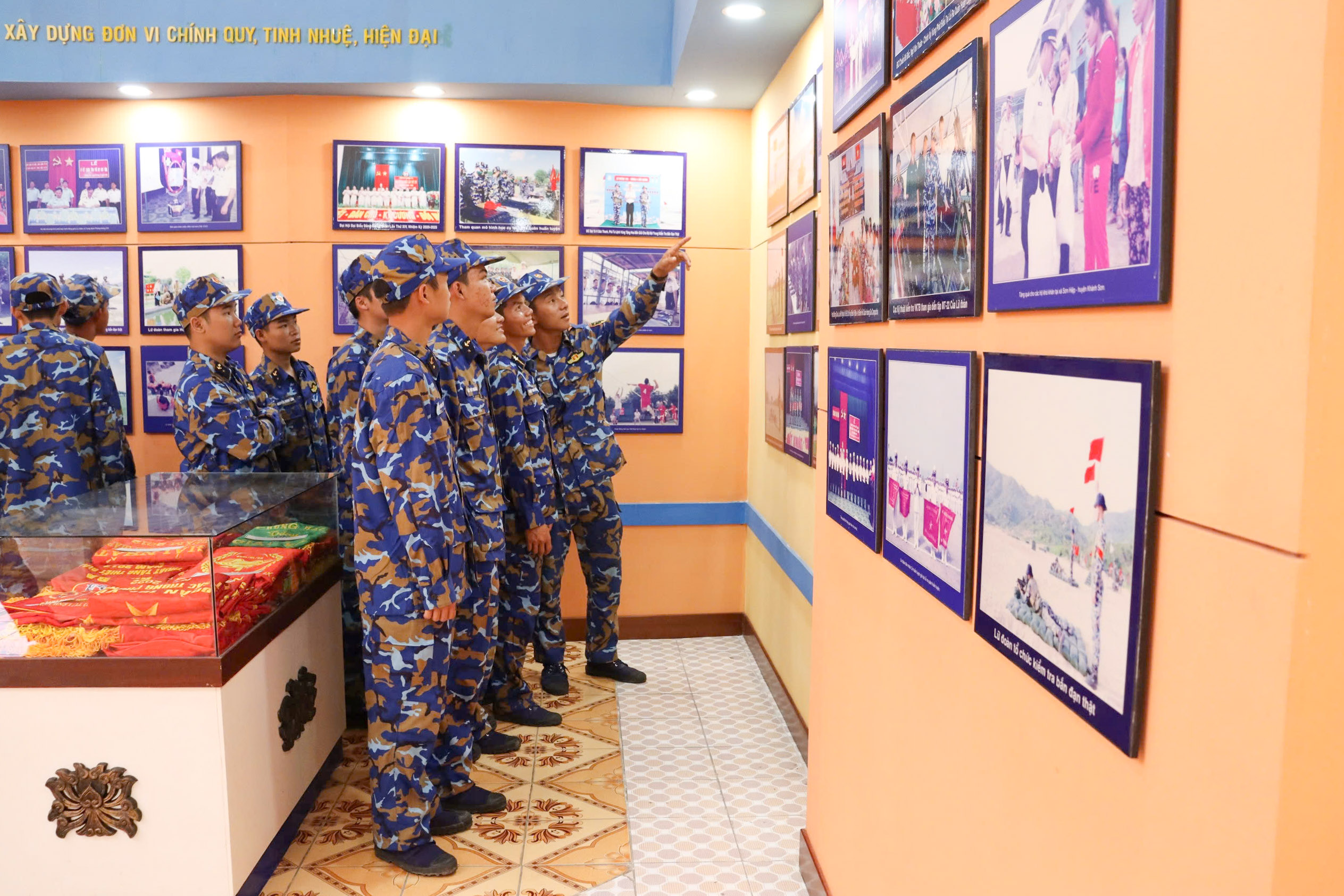 Lữ đoàn 101: Hơn 700 chiến sĩ mới tham quan, học tập truyền thống