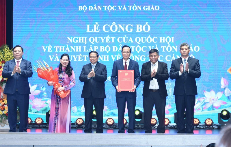 Tôn giáo và dân tộc hòa quyện với nhau để phát triển cùng đất nước