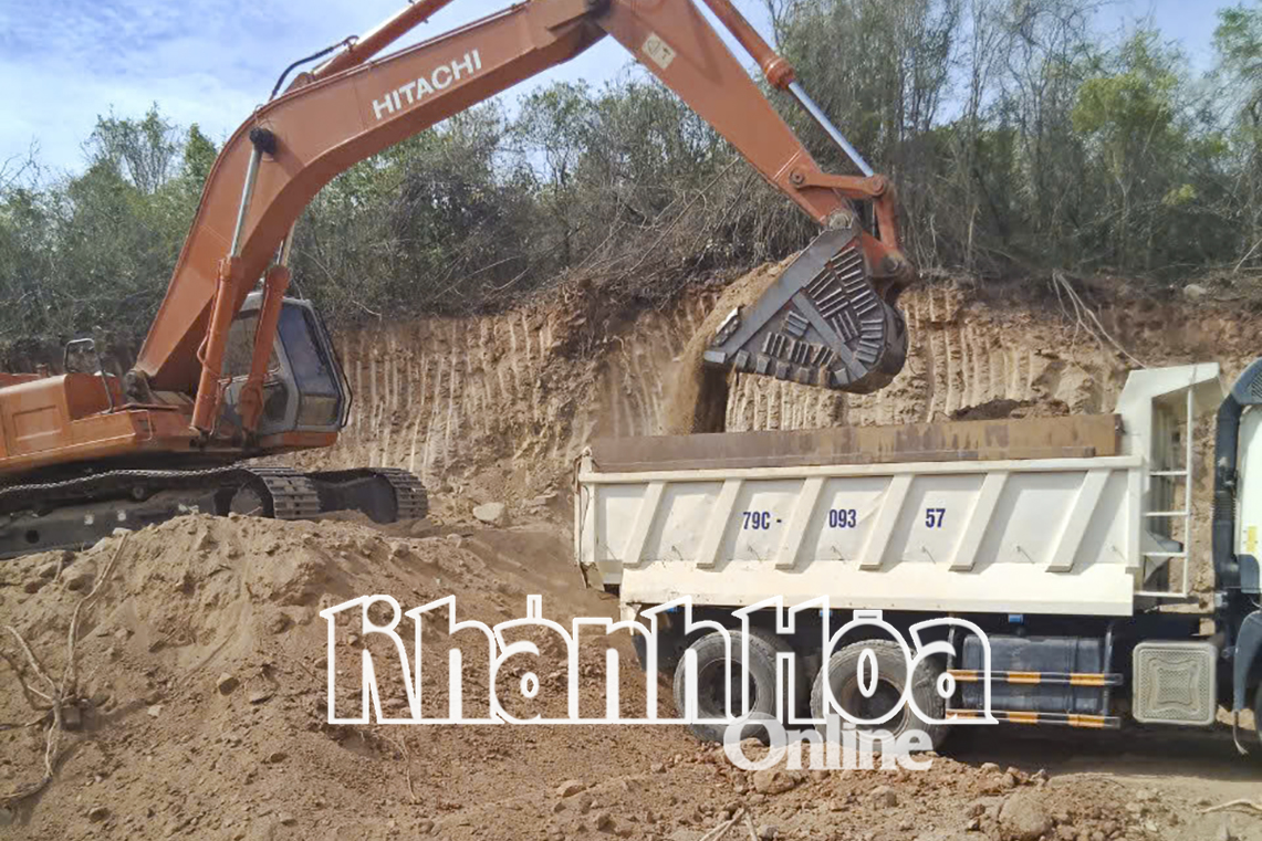 Người dân phản ánh doanh nghiệp khai thác khoáng sản trên đất đang canh tác ở núi Hòn Rồng: Không có cơ sở giải quyết