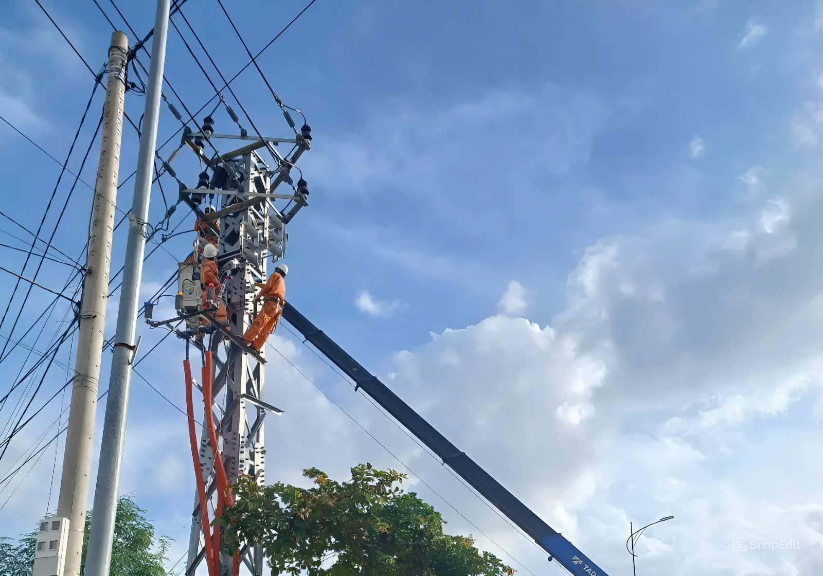 Hơn 20.000 khách hàng cam kết tiết kiệm điện