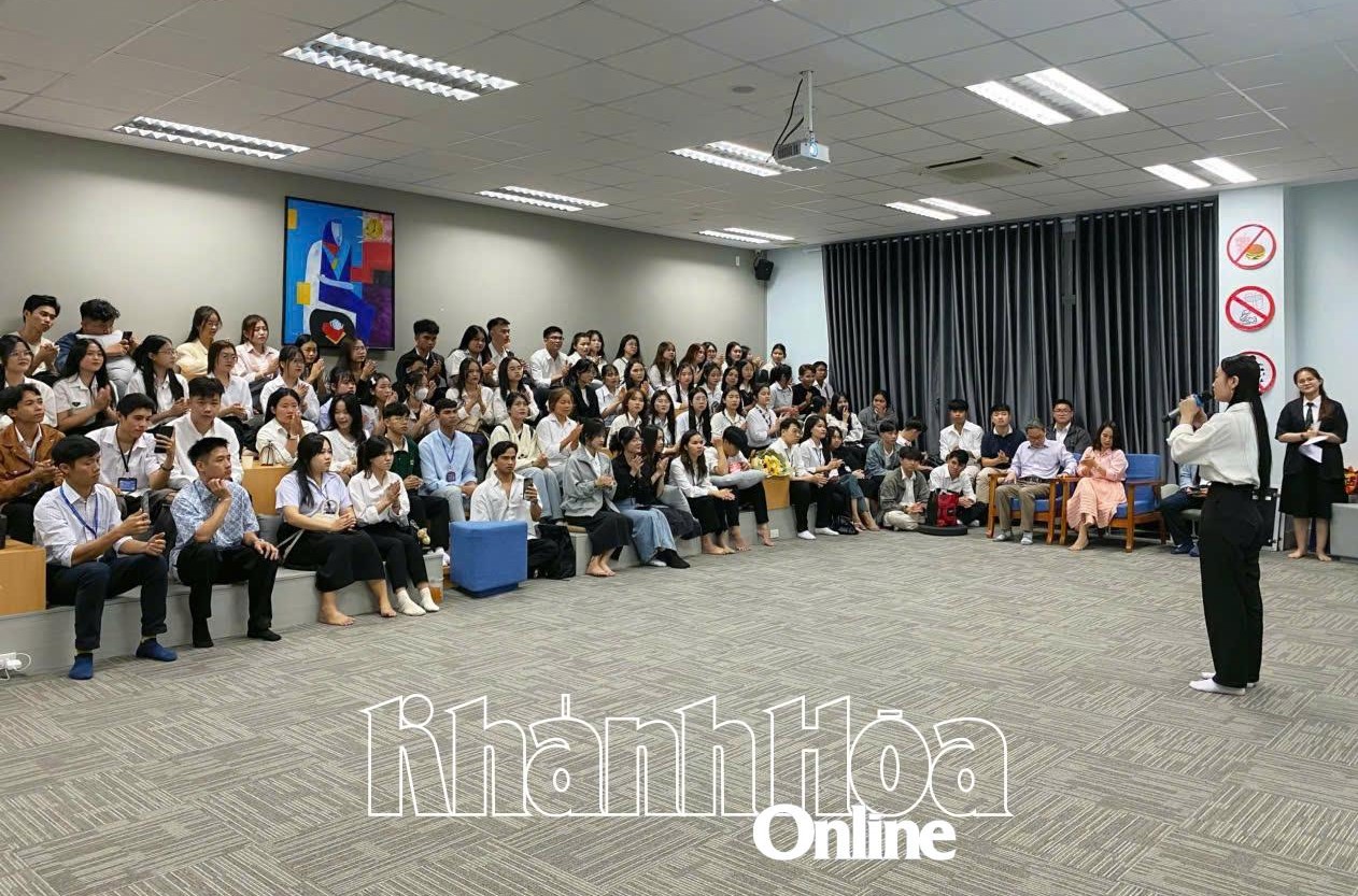 Trường Đại học Thái Bình Dương và Trường Đại học Quy Nhơn giao lưu văn nghệ và học thuật