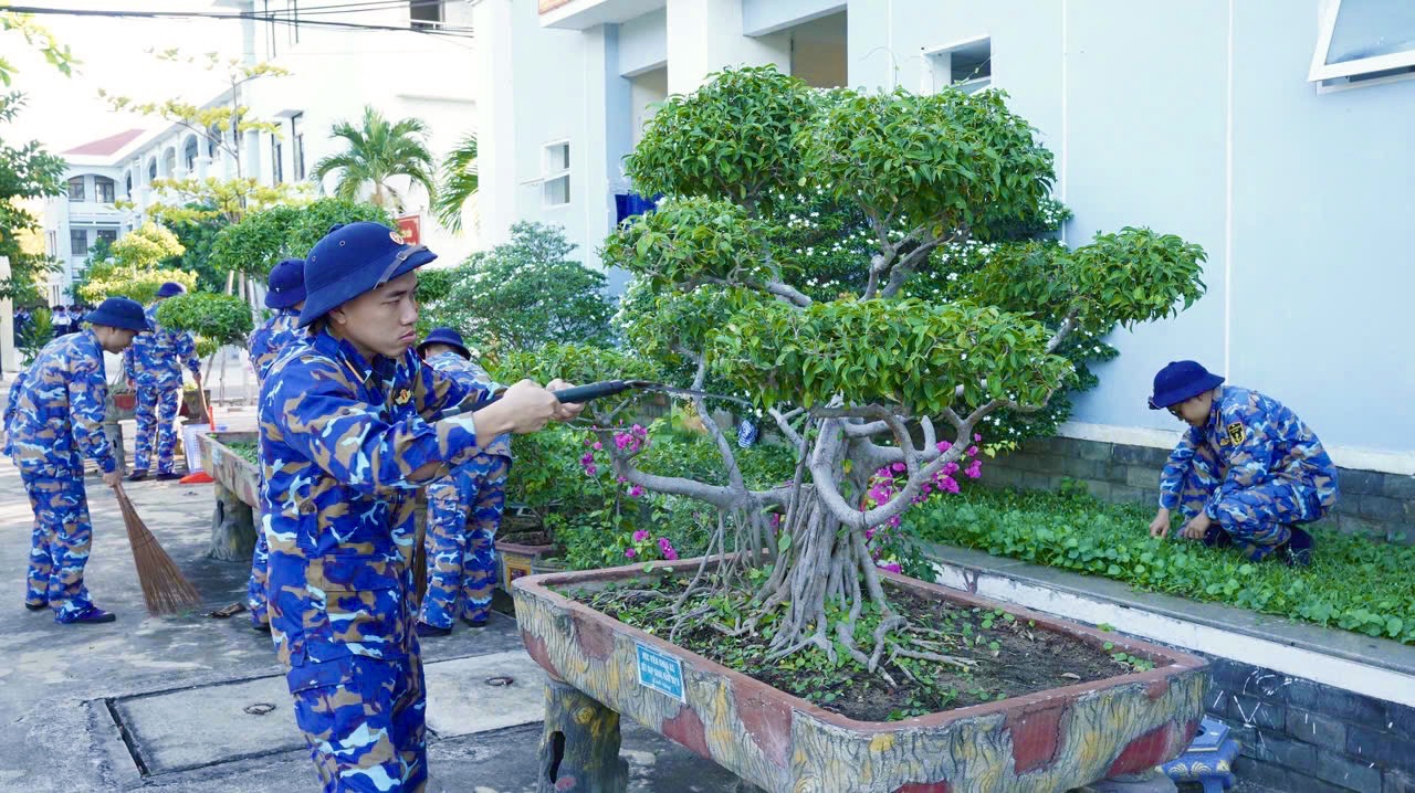 Các tổ chức đoàn xây dựng cảnh quan môi trường tại đơn vị.