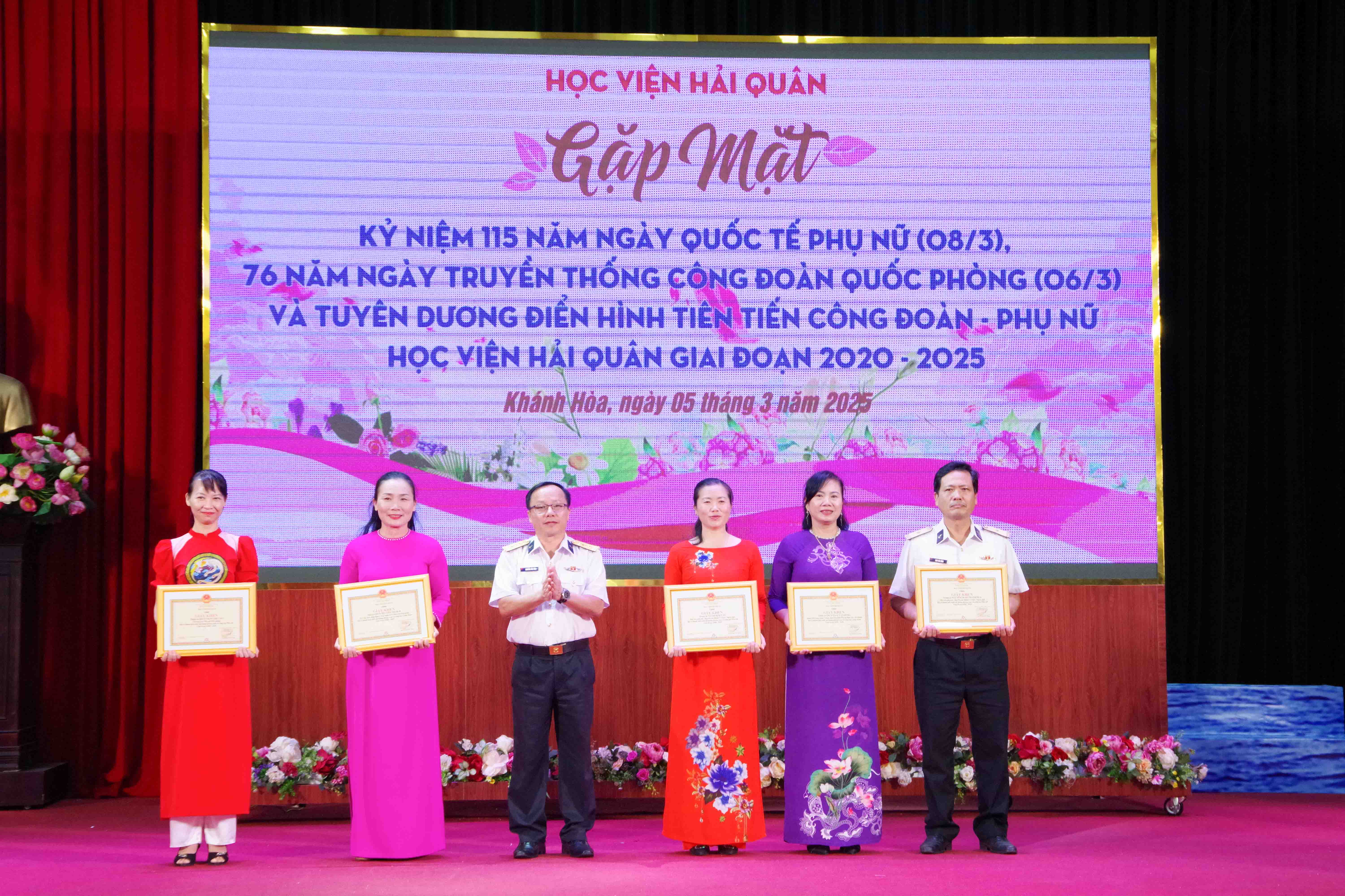 Học viện Hải quân: Gặp mặt nhân kỷ niệm 115 năm Ngày Quốc tế Phụ nữ