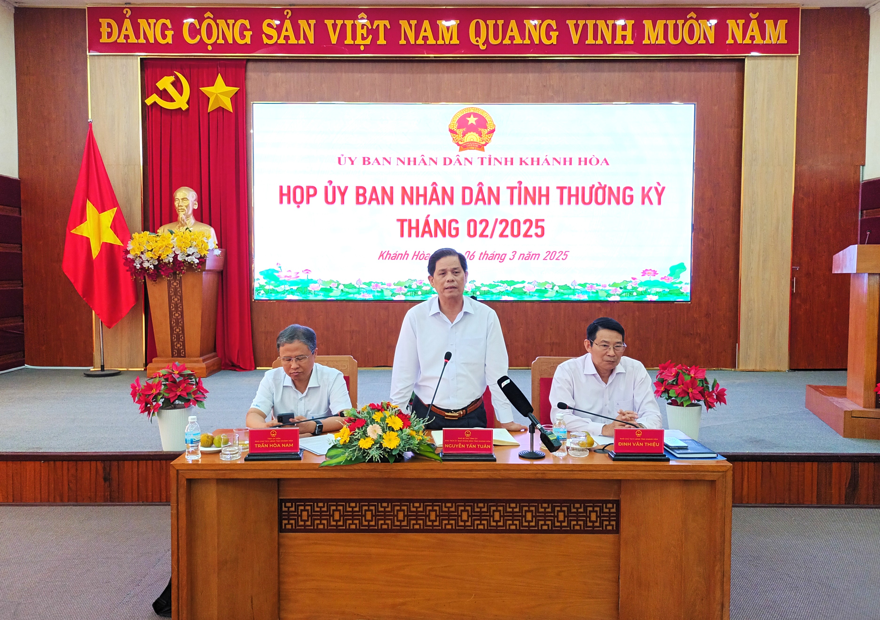 Các ngành, địa phương khẩn trương giải quyết công việc tồn đọng, sẵn sàng cho việc tổ chức sắp xếp bộ máy