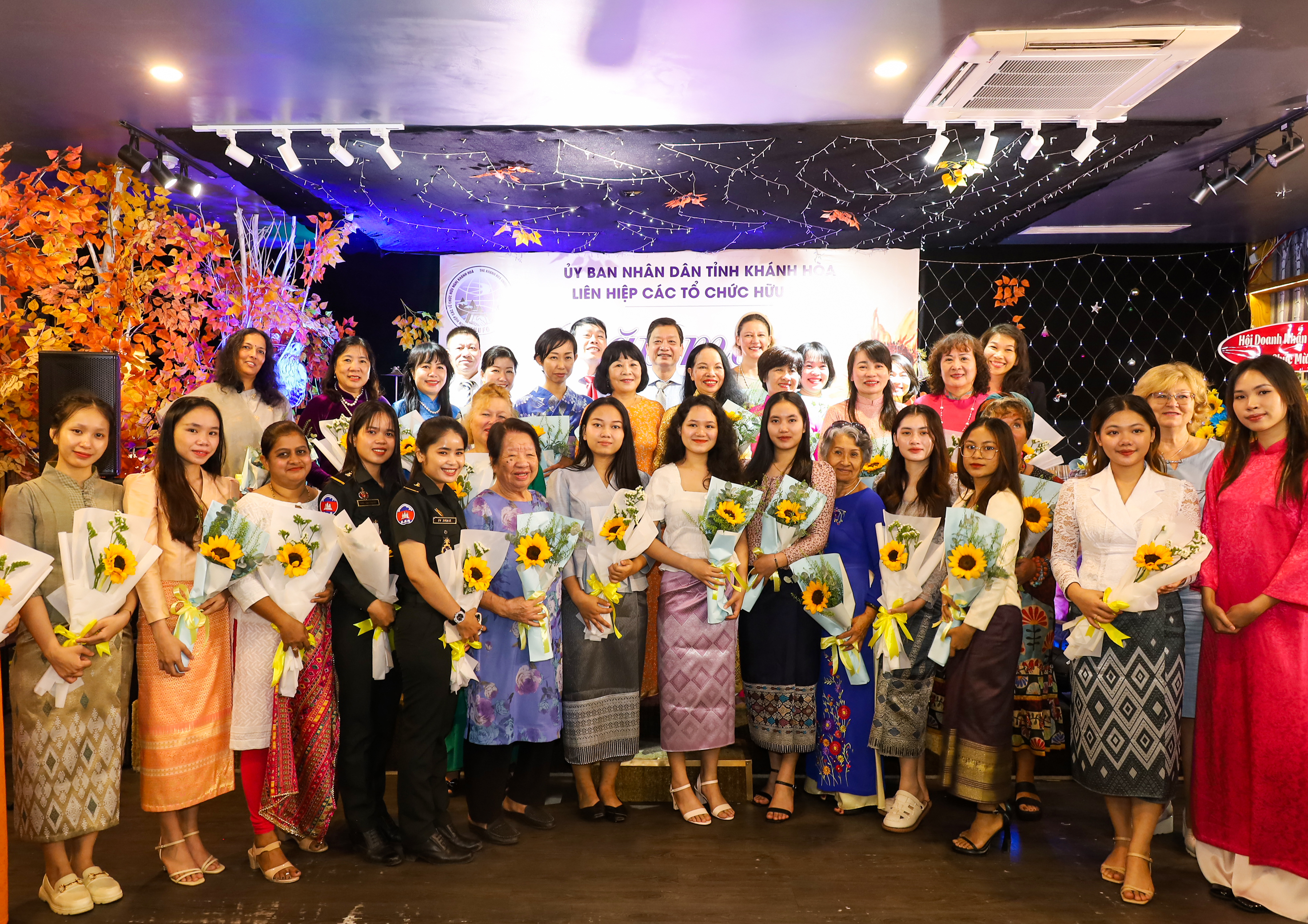 Liên hiệp các tổ chức hữu nghị tỉnh tổ chức gặp mặt phụ nữ kiều bào, người nước ngoài nhân Ngày Quốc tế Phụ nữ.