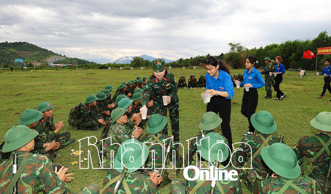 Tân binh trên thao trường huấn luyện