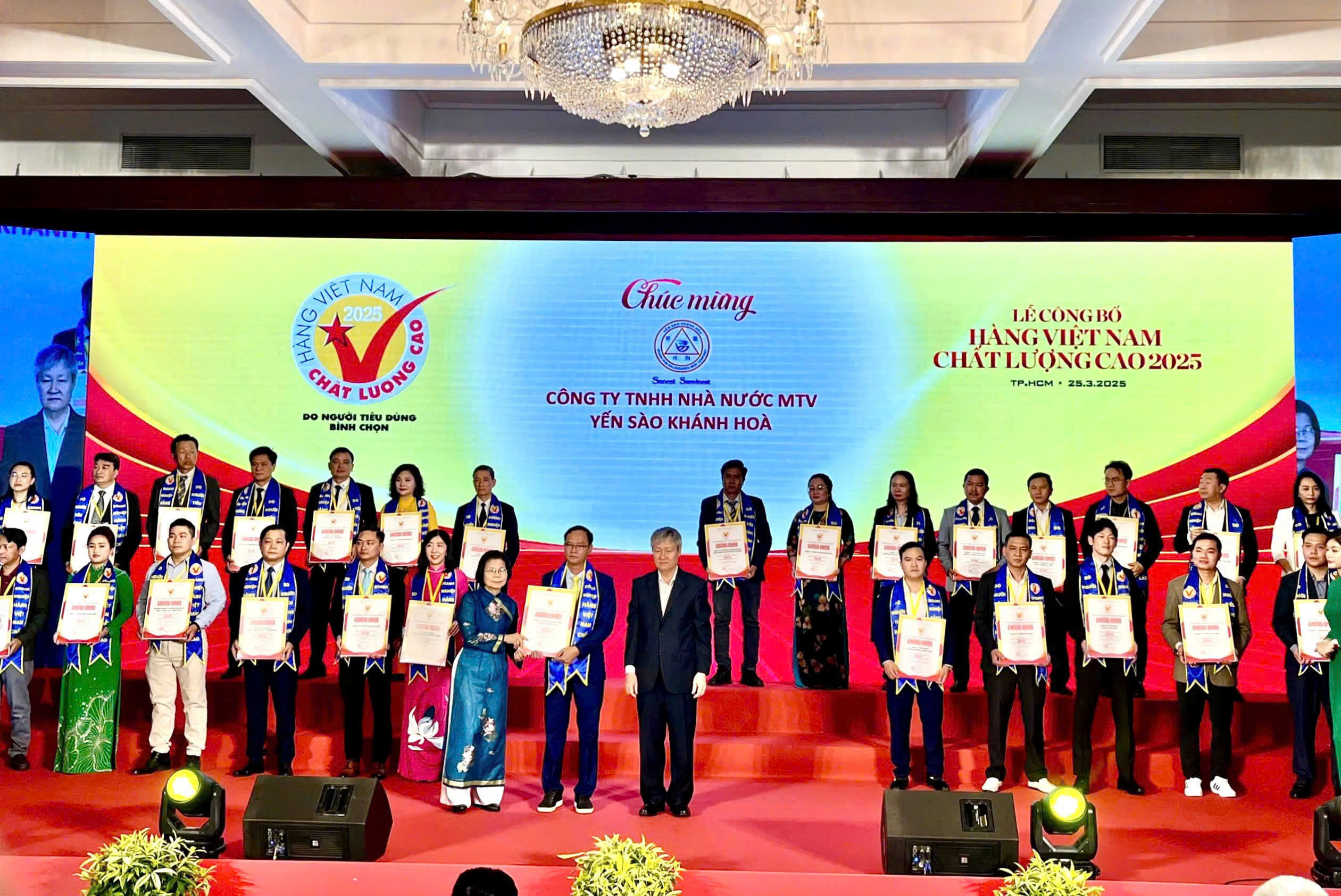 Yến sào Khánh Hòa 16 lần liên tiếp đạt Hàng Việt Nam chất lượng cao