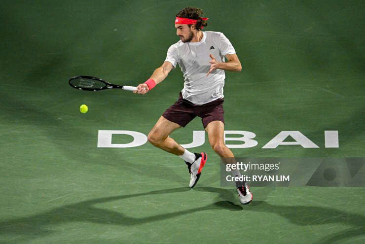  Tay vợt người Hy Lạp Tsitsipas dành danh hiệu vô địch đầu tiên tại Dubai Open