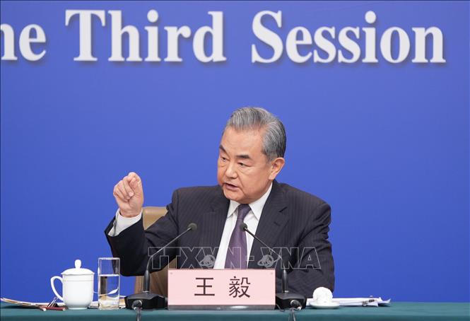 Bộ trưởng Ngoại giao Trung Quốc Vương Nghị phát biểu tại cuộc họp báo ở Bắc Kinh ngày 7/3/2025. Ảnh: THX/TTXVN