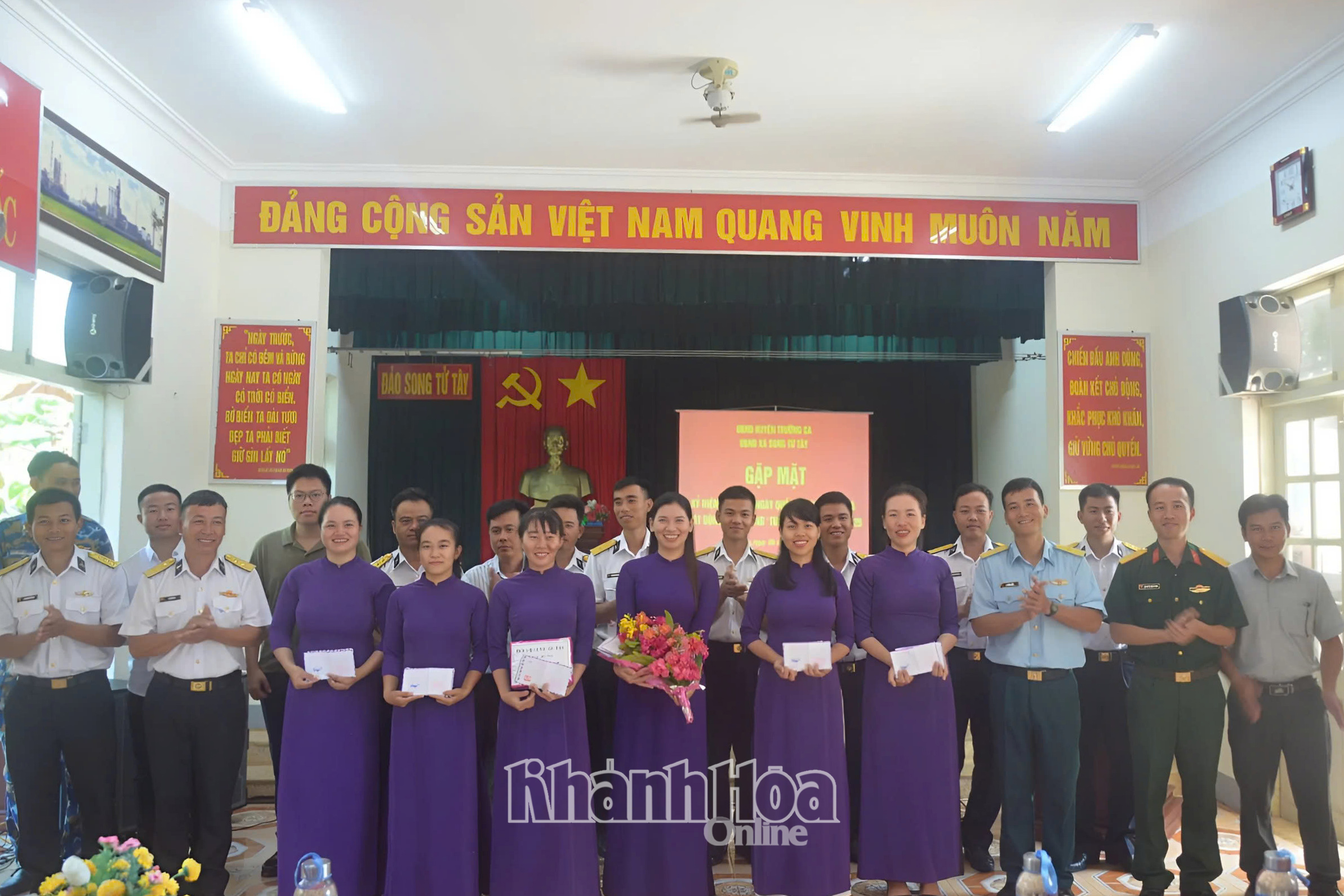 Xã Song Tử Tây gặp mặt hội viên phụ nữ.