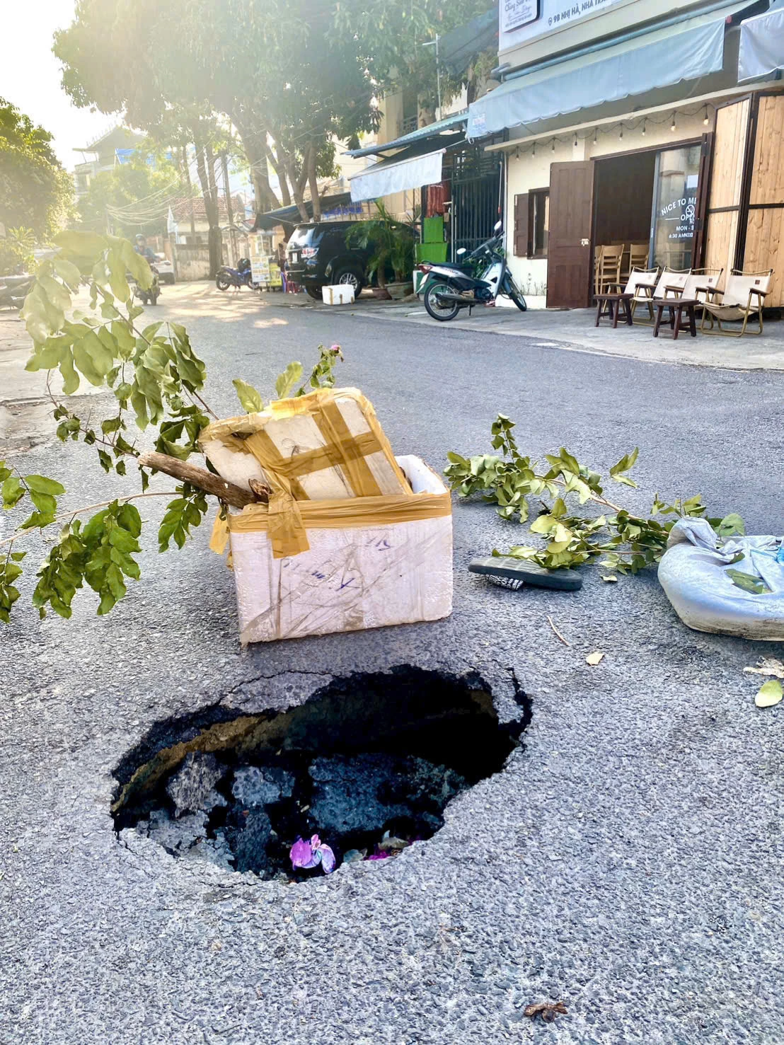 Vến  lún  sâu  tại  ngã  tư Nhị Hà - Hương  Sơn