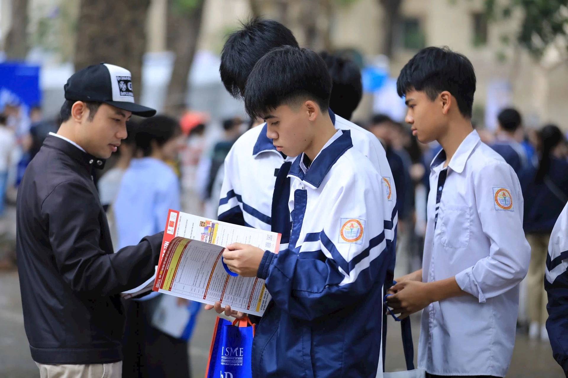 Thí sinh lưu ý khi xét tuyển đại học năm 2026 bằng học bạ. Ảnh: Danh Khang.