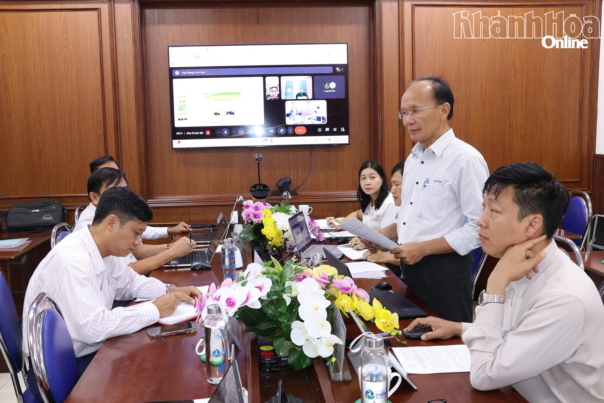 Đại diện Hội đồng nghiệm thu đề tài đánh giá đề tài.