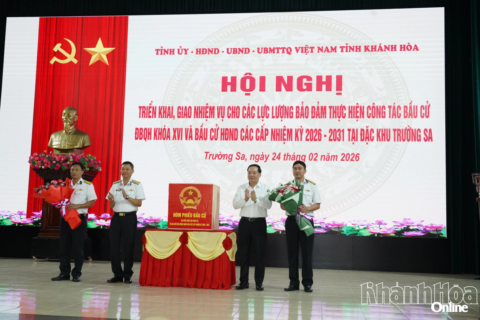 Lá phiếu nơi đầu sóng - Kỳ 1: Hành trình đưa lá phiếu đến đảo xa - Báo Khánh Hòa