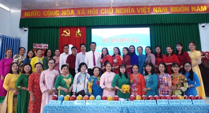 Hội Liên hiệp Phụ nữ xã Vạn Ninh tổ chức kỷ niệm Ngày Quốc tế Phụ nữ