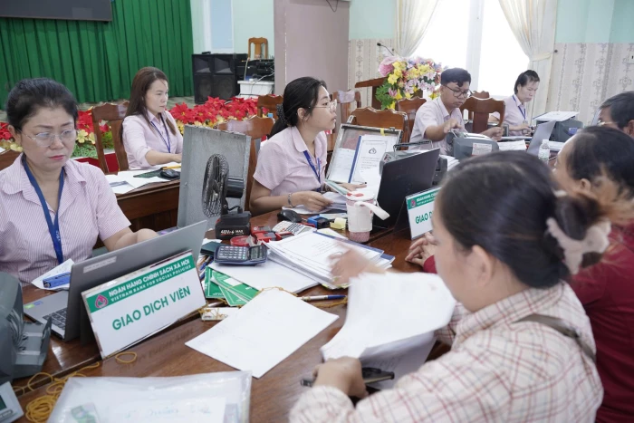 Phòng giao dịch Ngân hàng Chính sách xã hội Vạn Ninh giải ngân 2,8 tỷ đồng cho 60 hộ vay tại xã Vạn Thắng