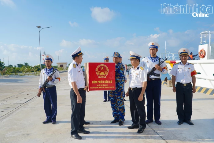 Lá phiếu nơi đầu sóng -  Kỳ 3: Niềm tin gửi qua từng lá phiếu