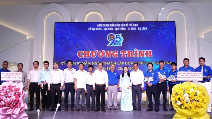 Tuổi trẻ khu vực Vạn Ninh kỷ niệm 95 năm Ngày thành lập Đoàn