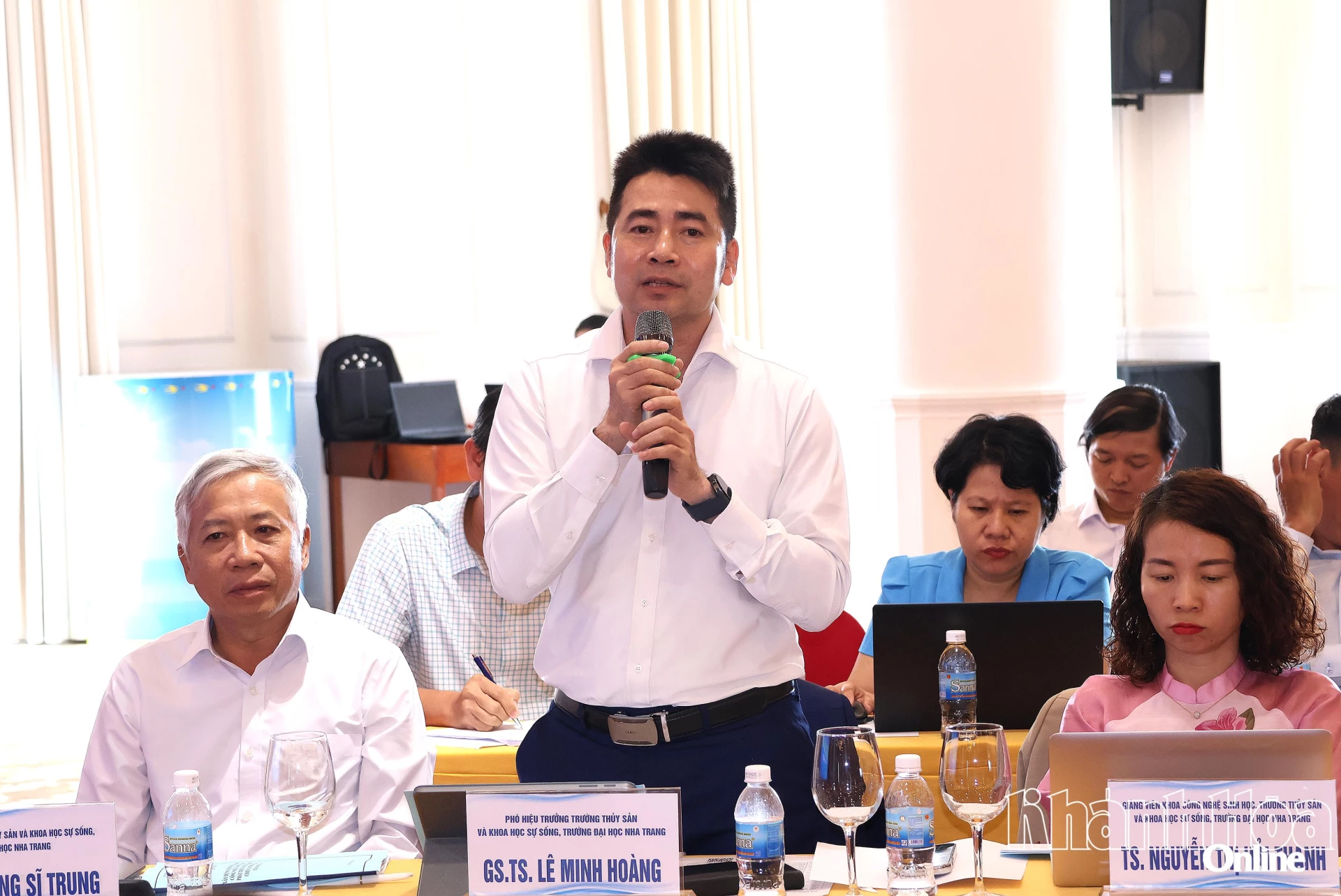 GS. TS. Lê Minh Hoàng - Phó Hiệu trưởng Trường Thủy sản và Khoa học sự sống, Trường Đại học Nha Trang phát biểu tại buổi thảo luận.