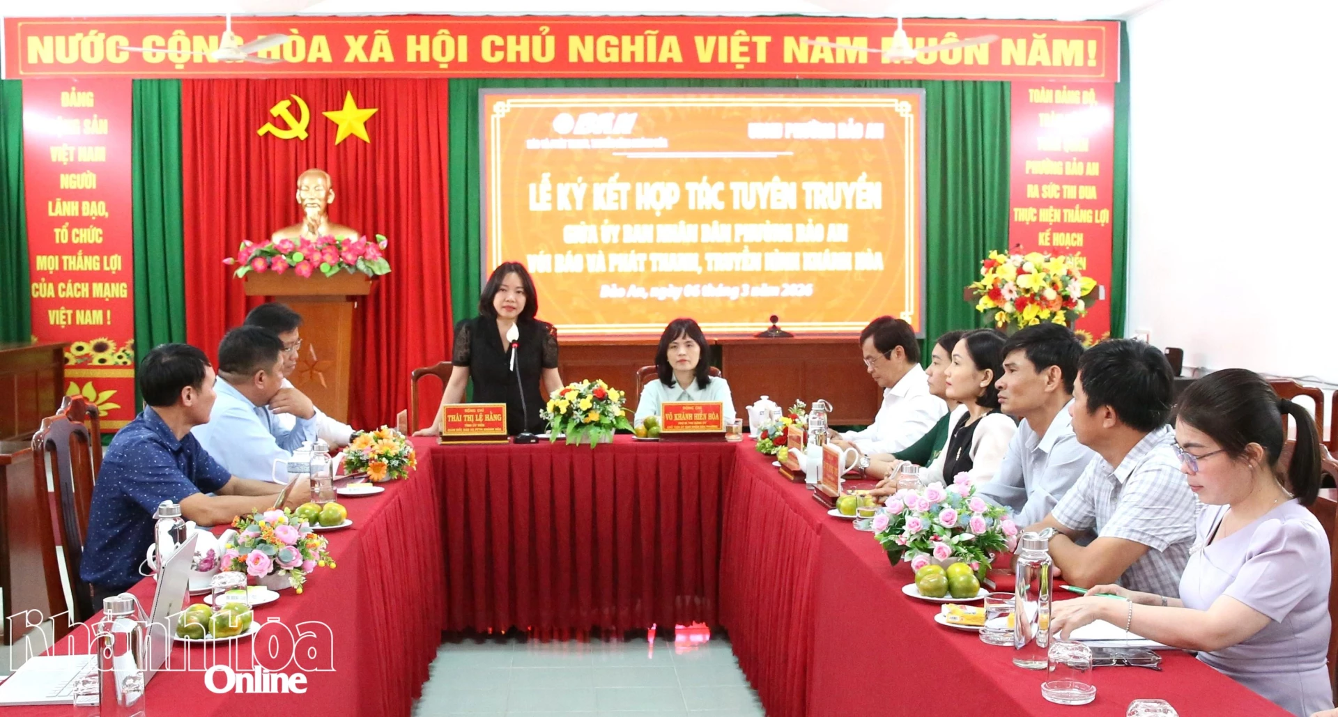 Giám đốc Báo và Phát thanh, Truyền hình Khánh Hòa Thái Thị Lệ Hằng phát biểu tại buổi lễ