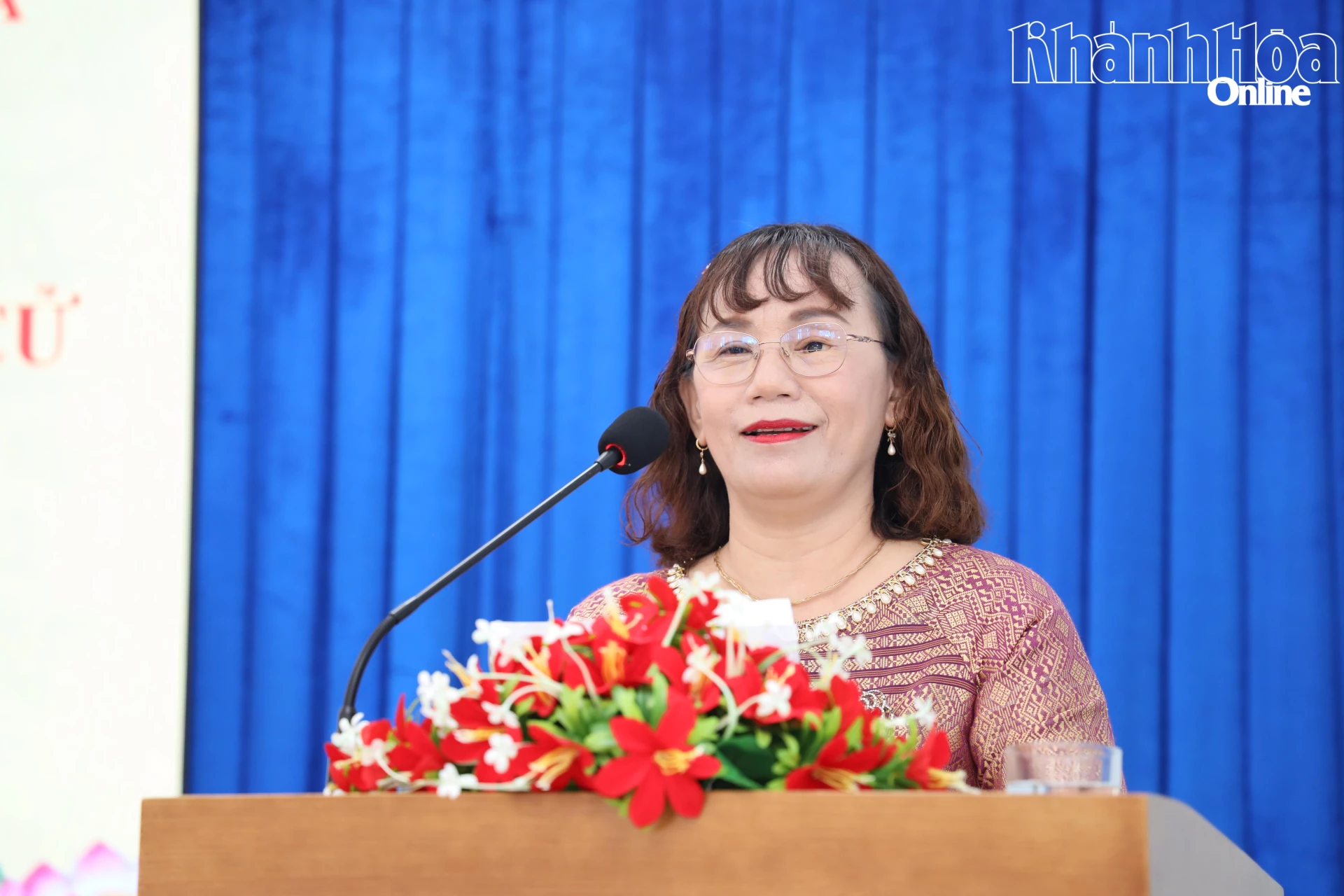 Bà Nguyễn Chế Kim Trung - giáo viên, họa sĩ, Trưởng chuyên môn Mỹ thuật, Trường THPT Chuyên Lê Quý Đôn trình bày chương trình hành động