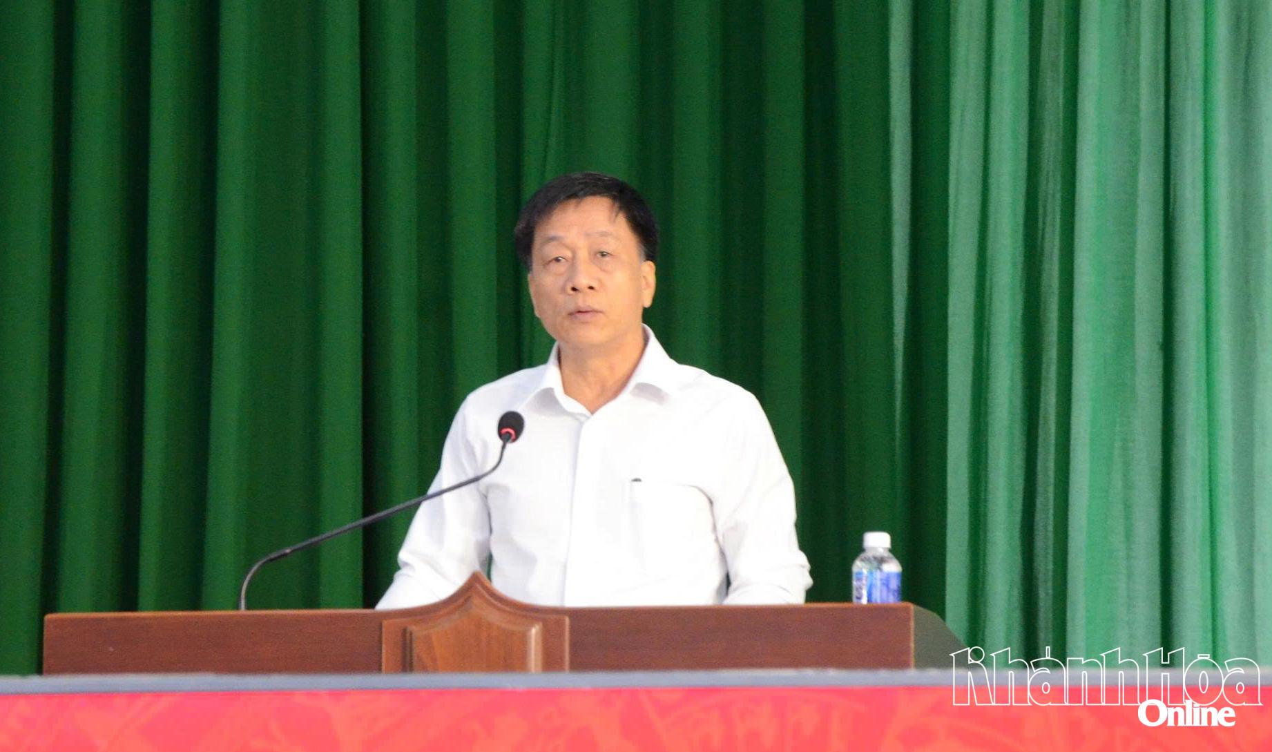 Ông Trần Hữu Viên trình bày chương trình hành động.