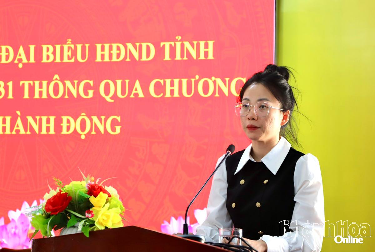 Bà Lê Thị Hồng Thúy trình bày chương trình hành động.