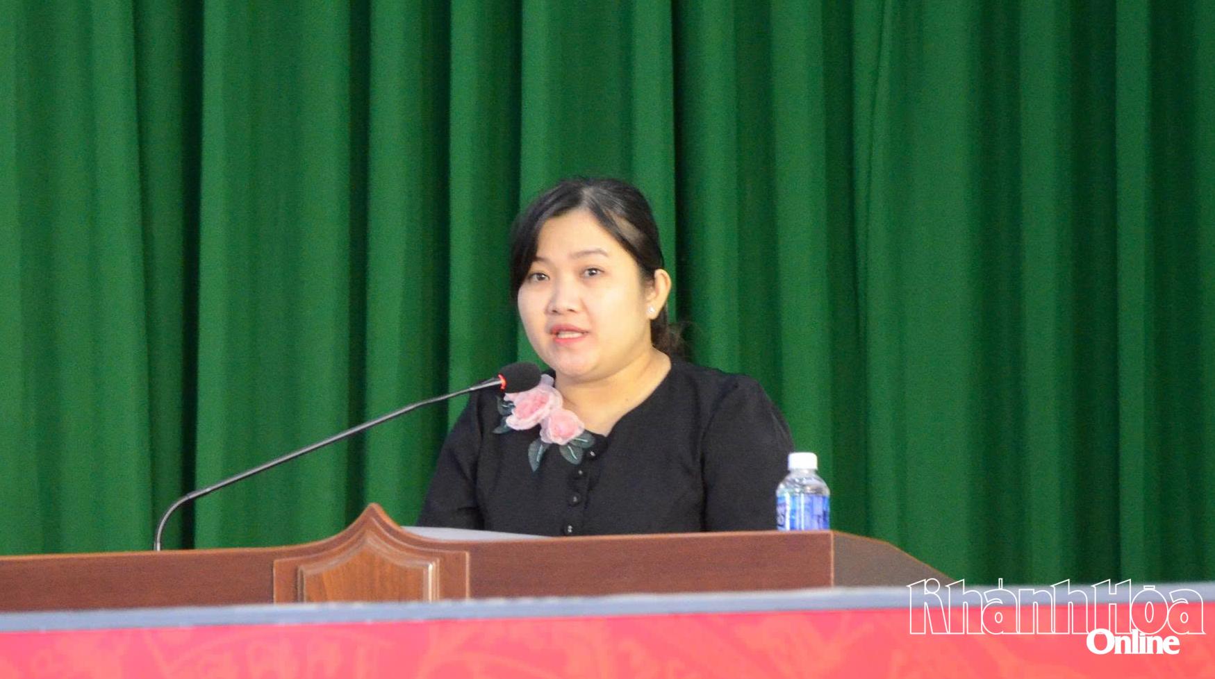 Bà Nguyễn Thị Minh Thư trình bày chương trình hành động.