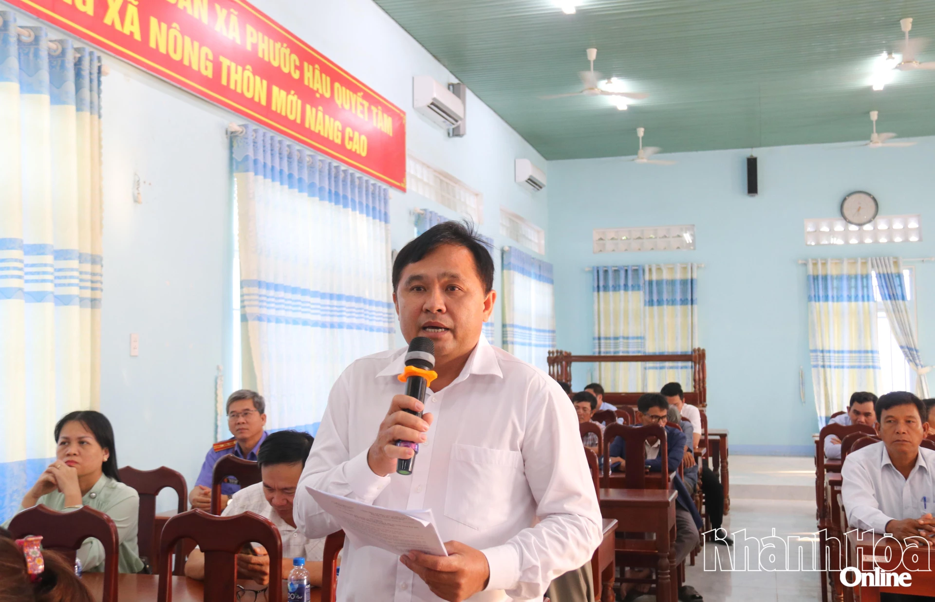 Cử tri xã Phước Hậu phát biểu ý kiến.