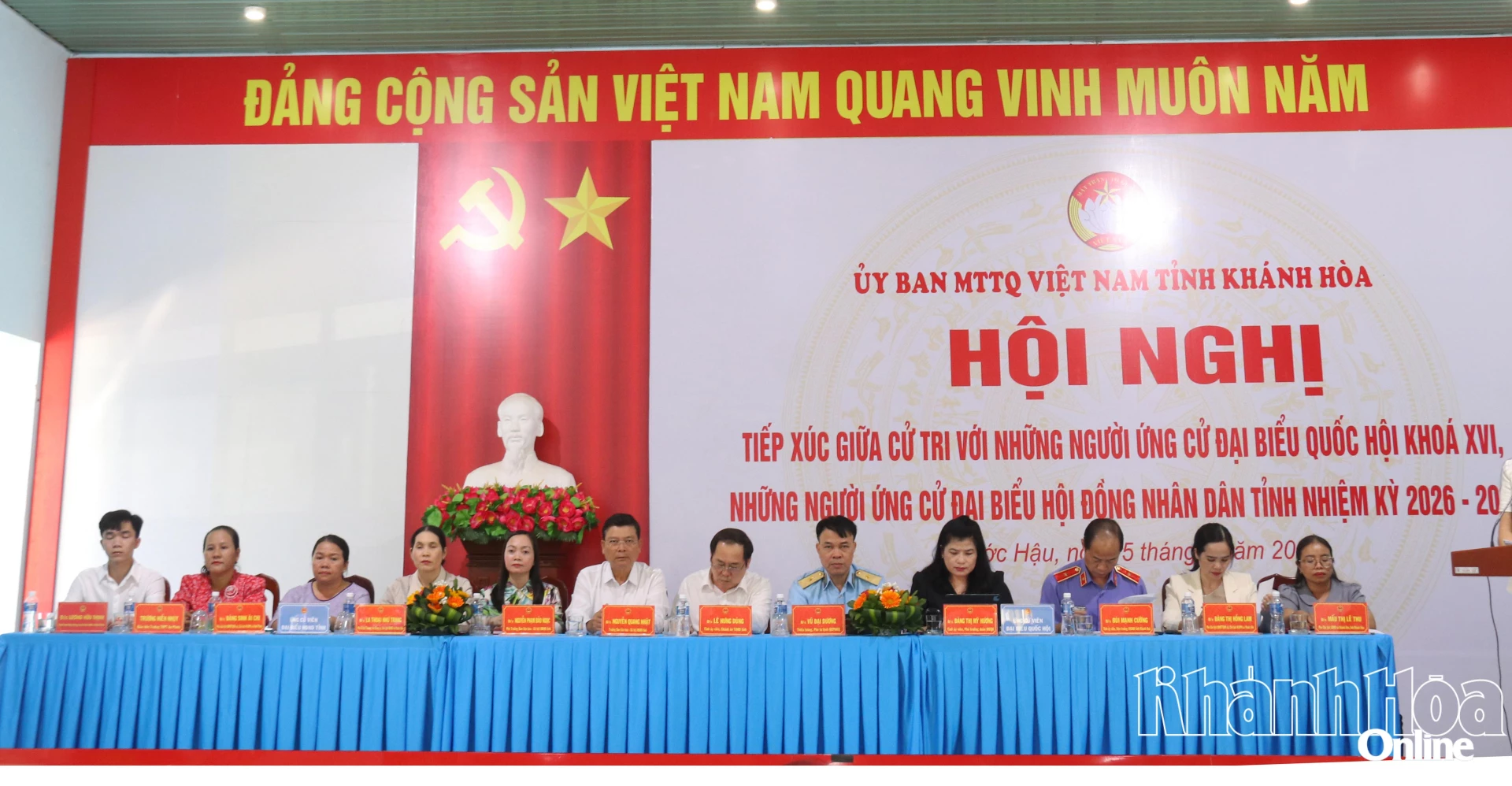 Những người ứng cử đại biểu Quốc hội khóa XVI và đại biểu HĐND tỉnh nhiệm kỳ 2026-2031 tiếp xúc cử tri xã Phước Hậu.