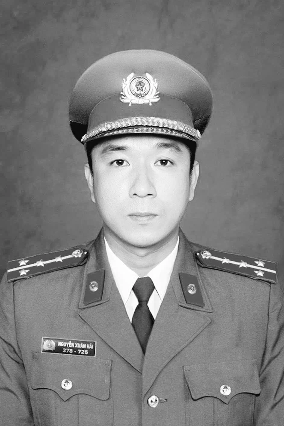 Đại úy Nguyễn Xuân Hải được truy thăng cấp bậc hàm lên Thiếu tá.