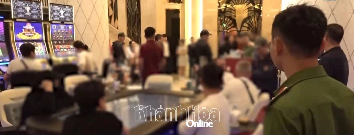 Bắt quả tang nhiều người nước ngoài đánh bạc trái phép tại tầng hầm một khách sạn