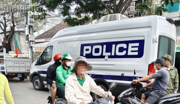 Điều tra người đàn ông tử vong bất thường trên vỉa hè