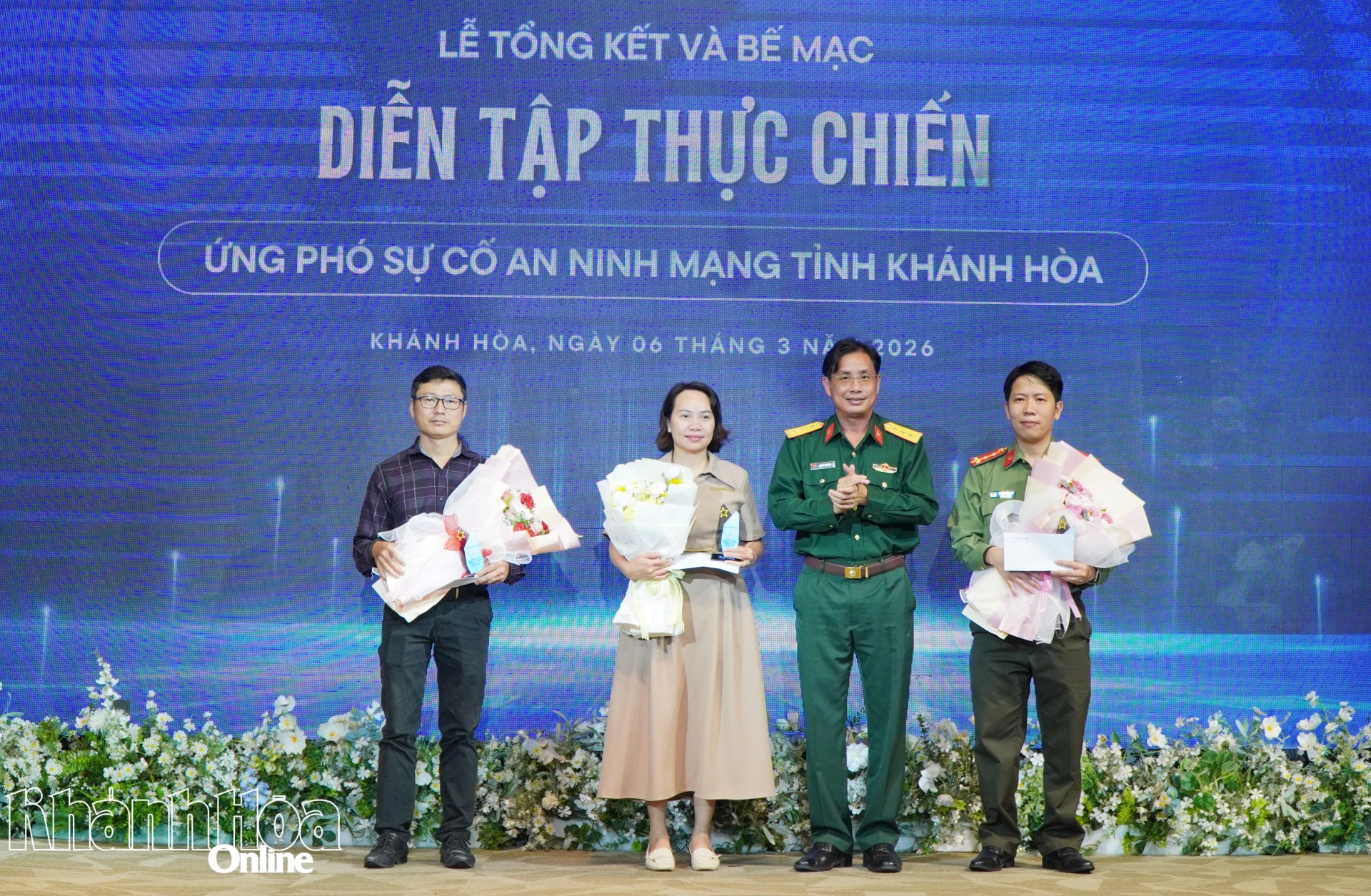 Ban Tổ chức trao giải Ba cho Đội tấn công số 3, Đội tấn công số 1 và Đội tấn công số 2.