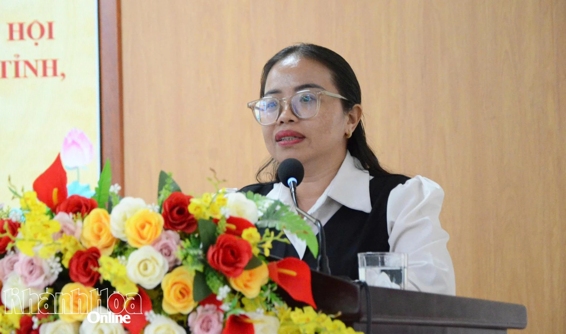 Bà Mấu Thị Lệ Thu trình bày chương trình hành động.