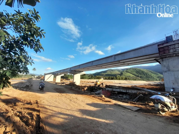 Phấn đấu hoàn thành hai nhiệm vụ đột phá về giao thông