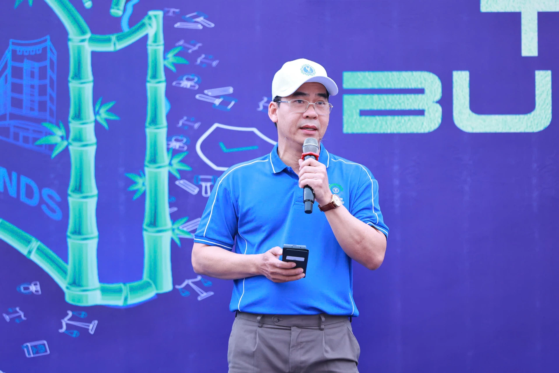 Tiến sĩ Lê Trường Sơn - Hiệu trưởng Trường Đại học Luật TP. Hồ Chí Minh phát biểu tại chương trình. 