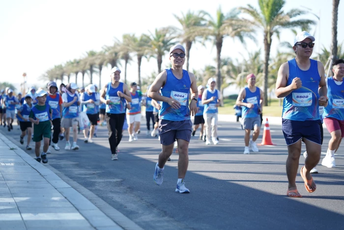 Cara Run 2026: Gần 1.000 người sải bước bên biển, lan tỏa lối sống xanh tại Cam Ranh