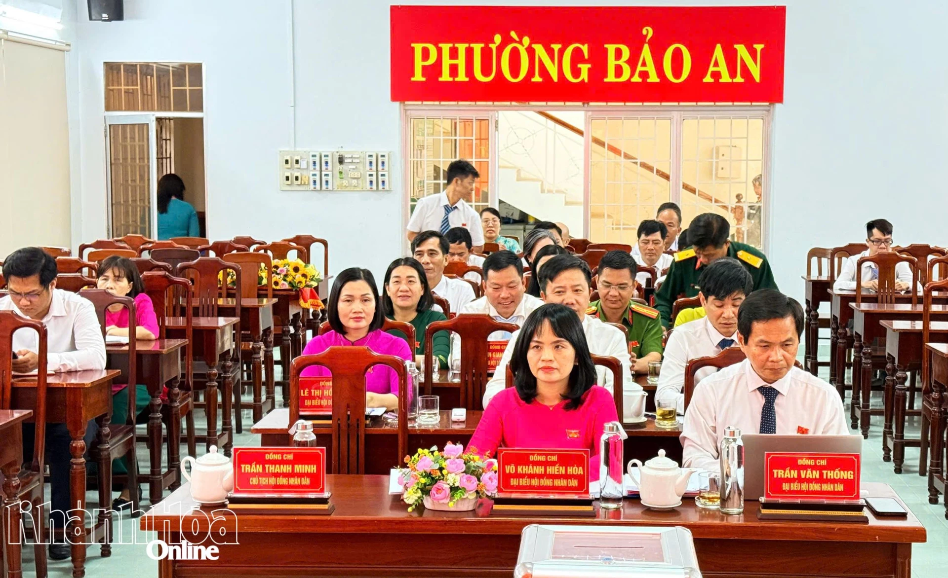 Các đại biểu tham dự kỳ họp.