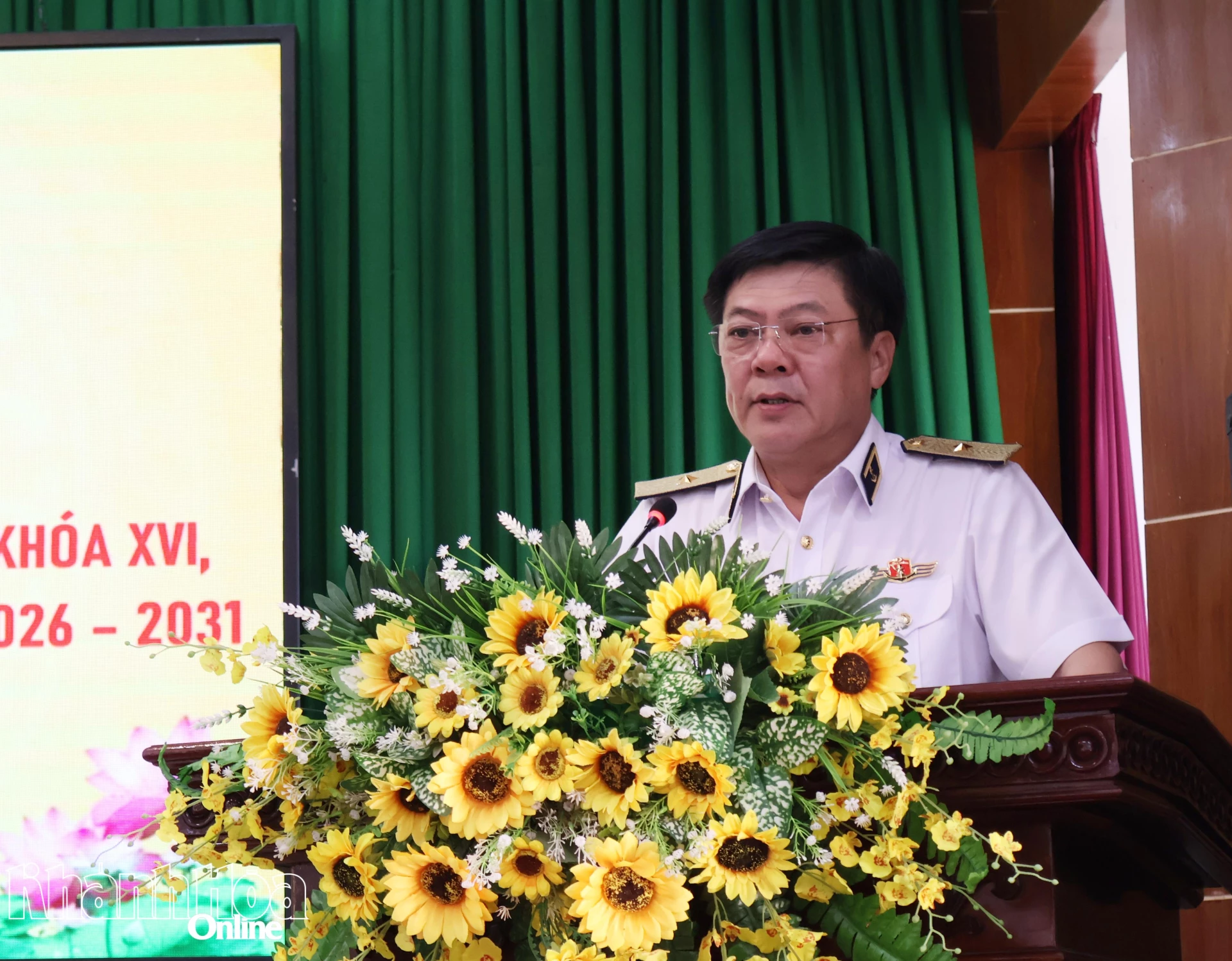 Ông Phạm Minh Tuấn trình bày chương trình hành động.