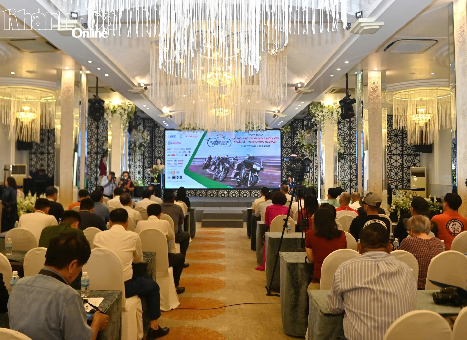 Quang cảnh buổi họp báo