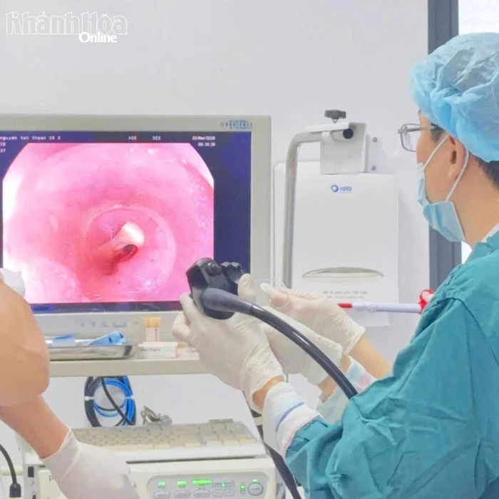 Bệnh viện 22-12 nội soi gắp răng giả ra khỏi thực quản cho bệnh nhân