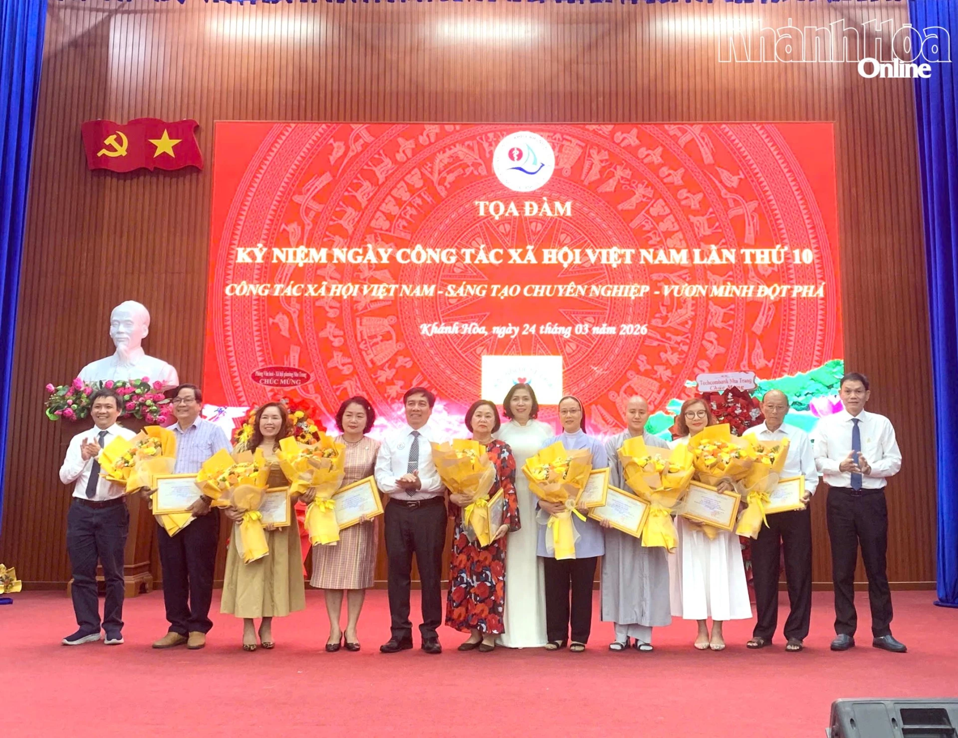 Lãnh đạo Bệnh viện Đa khoa Khánh Hòa tôn vinh các đơn vị, mạnh thường quân