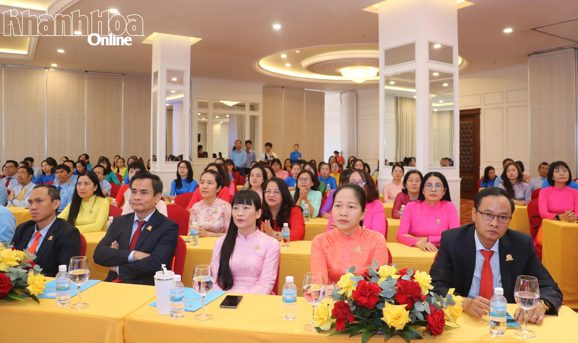 Các đại biểu dự lễ kỷ niệm Ngày Quốc tế phụ nữ 