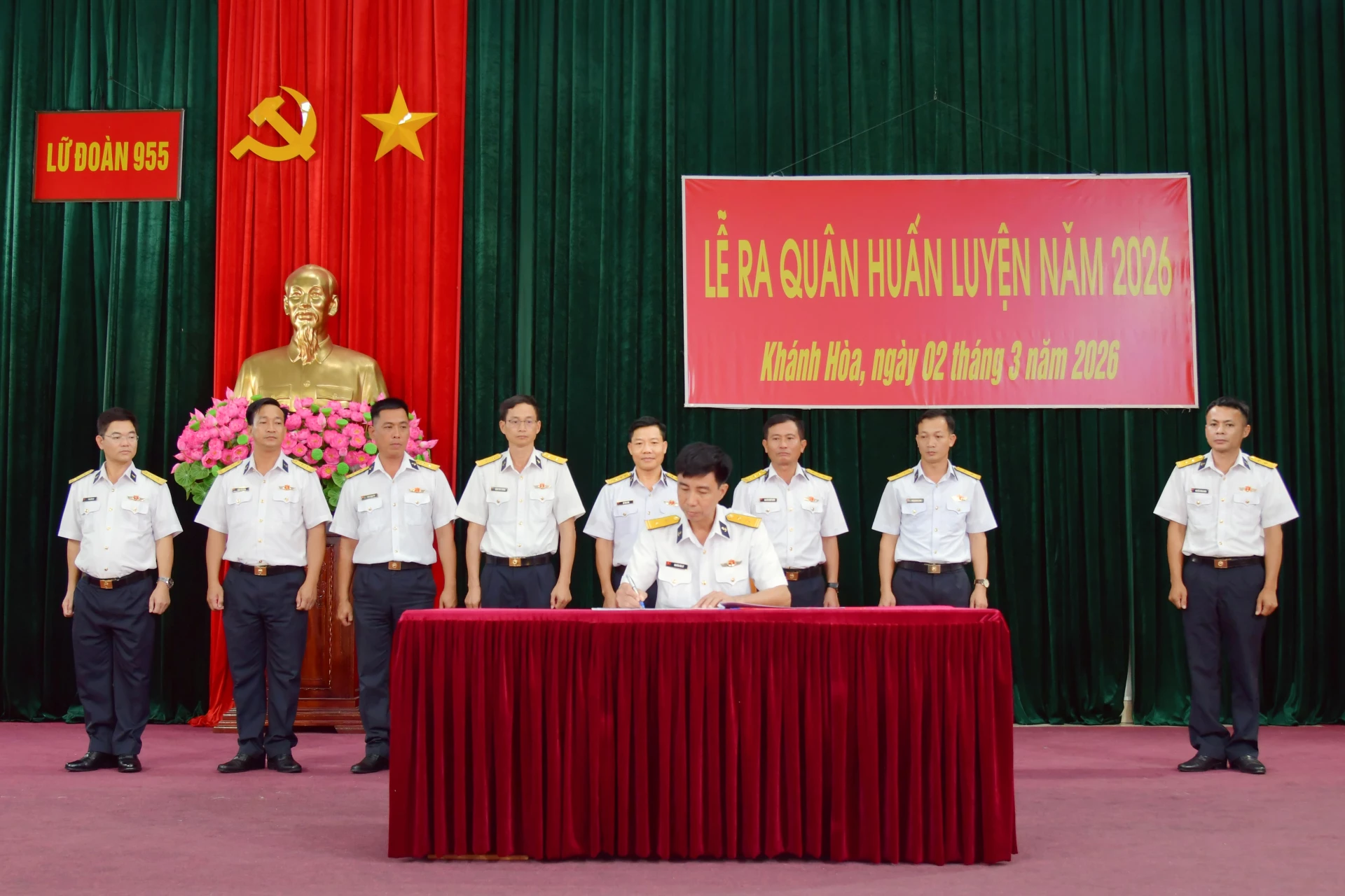 Các đơn vị ký kết giao ước thi đua