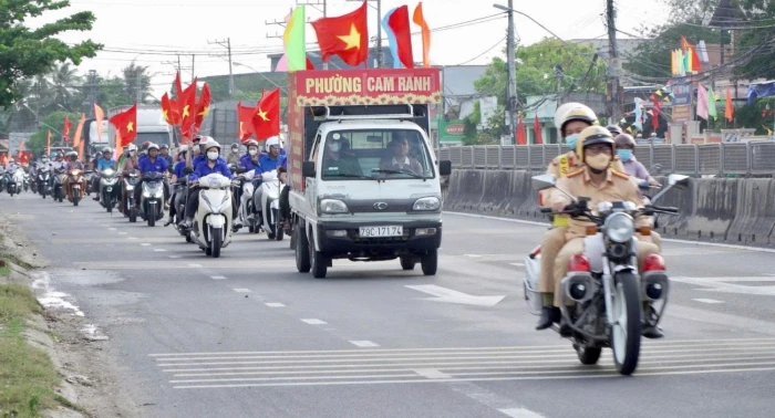 Phường Cam Ranh tuyên truyền lưu động về bầu cử đại biểu Quốc hội khóa XVI và đại biểu HĐND các cấp
